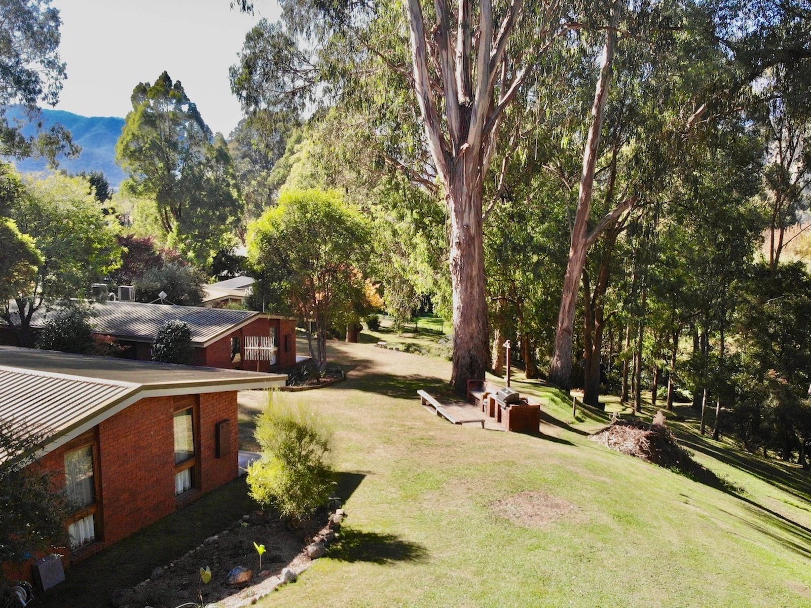 The Cottages are set on three acres of landscaped gardens and natural bushland.
